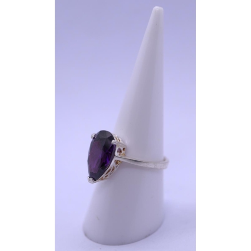 34 - Silver and amethyst ring - Size N