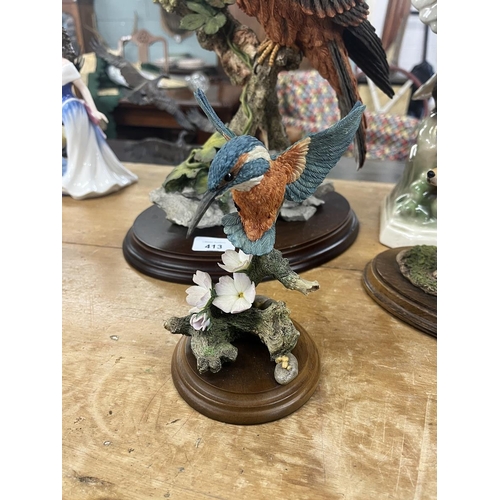 413 - Large ceramic eagle together with 3 Country Artists figurines