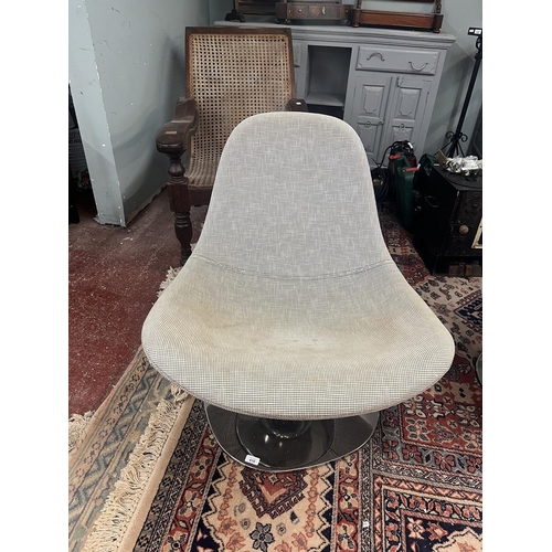 416 - Pair of retro swivel chairs