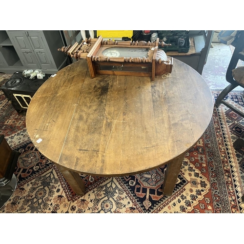 433 - Circular dining table