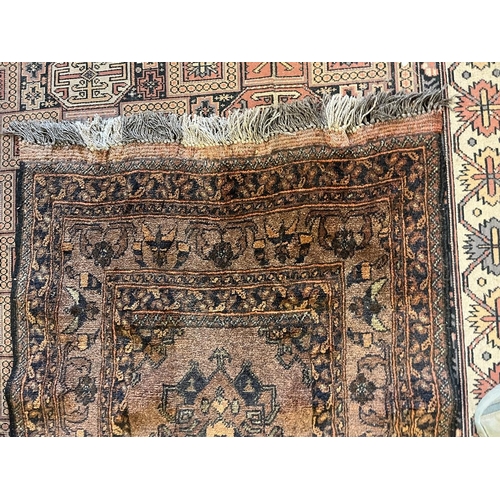 465 - Vintage Persian nomad wool hand woven rug - Approx size: 137cm x 76cm