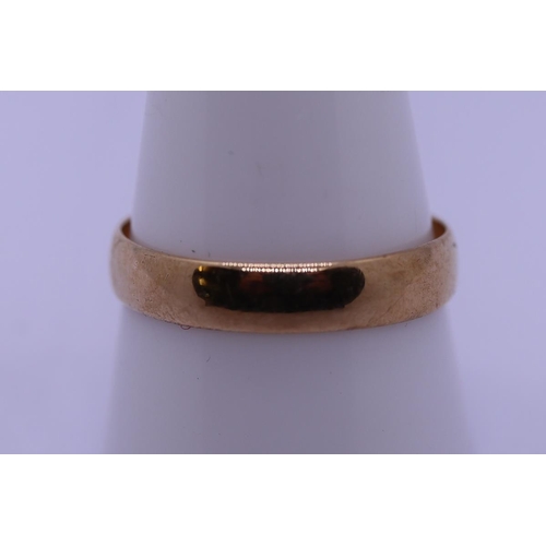 66 - 9ct gold gent's wedding band
