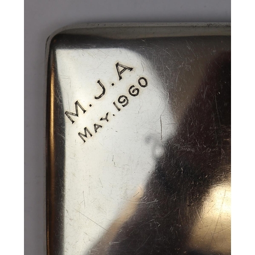 10 - Hallmarked silver cigarette case - Approx weight: 123g