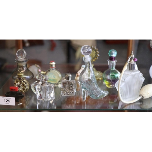 125 - Collection of perfume bottles