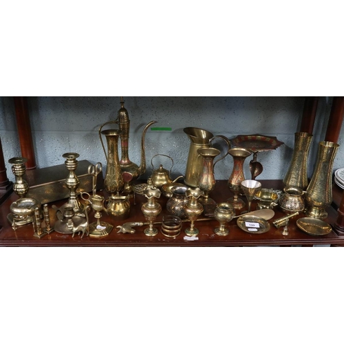 199 - Large collection of brassware 