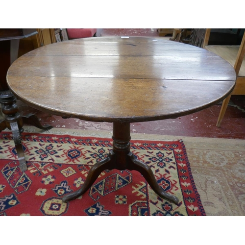 261 - Early oak tilt-top tripod table