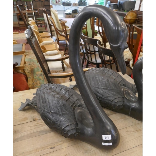 271 - Fine pair of bronze swans, height of tallest: 63cm