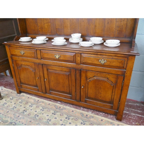 301 - Good quality oak Welsh dresser - Approx size: W: 165cm D: 47cm H: 205cm