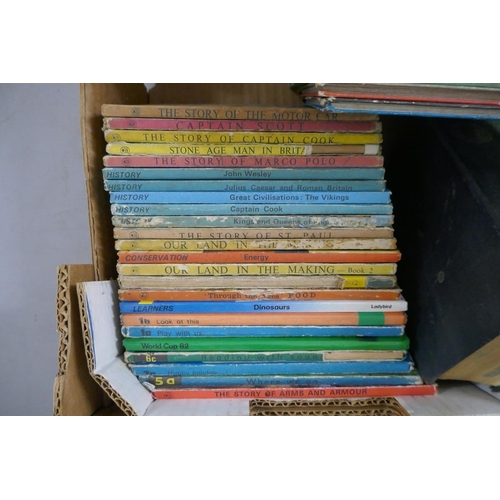 323 - Collection of Ladybird books