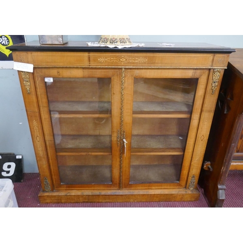 356 - Victorian walnut and ormalu peer cabinet - Approx size: W: 106cm D: 32cm H: 99cm