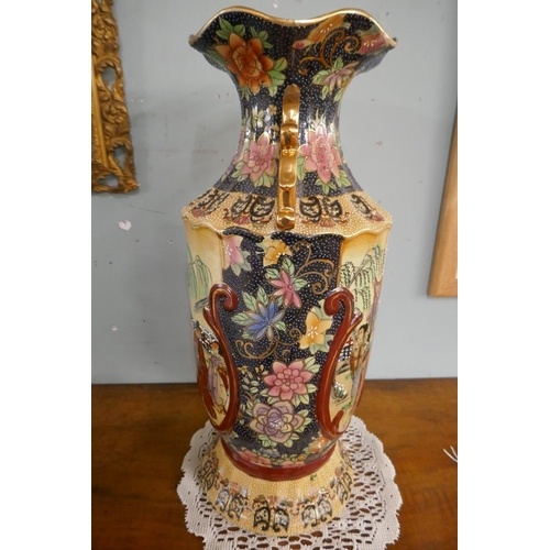358 - Vintage Japanese royal satsuma large hand-painted vase - Approx height: 46cm