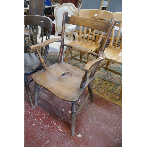 453 - 4 country kitchen chairs