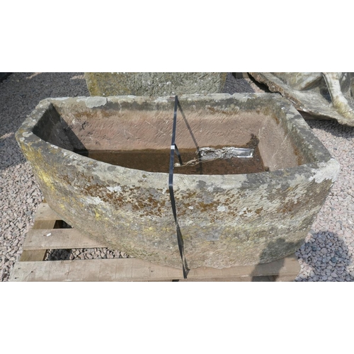 477 - Large Antique natural stone corner D trough - Approx size: W: 117cm D: 70cm H: 47cm