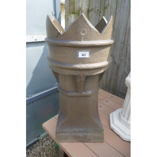 481 - Crown top chimney pot
