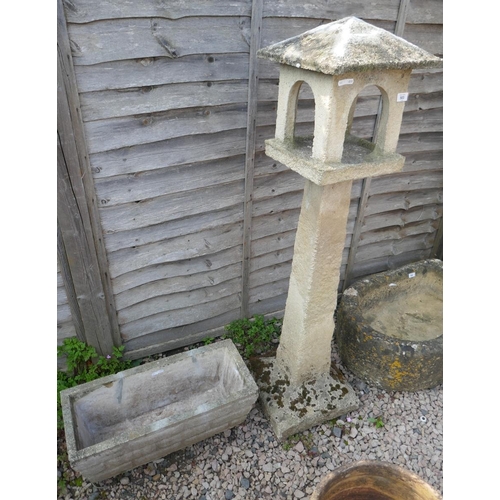 503 - Stone bird table together with trough - Approx height: 146cm