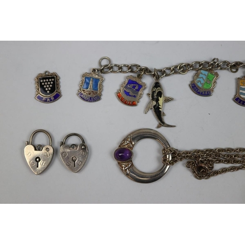 92 - Collection of silver jewellery