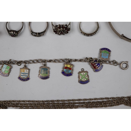 92 - Collection of silver jewellery