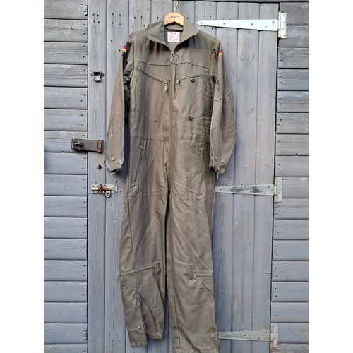 425 - 20 Tank crew suits - German Bundeswehr 1980s/90s with integral rescue harness and internal holster