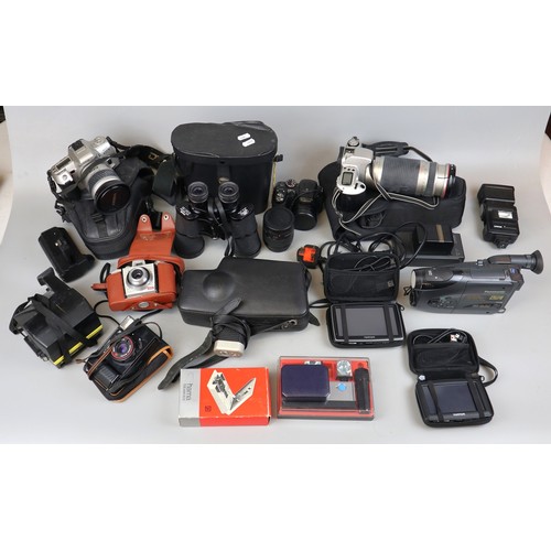 318 - Collection of camera equipment, Tom Tom's, Binoculars etc