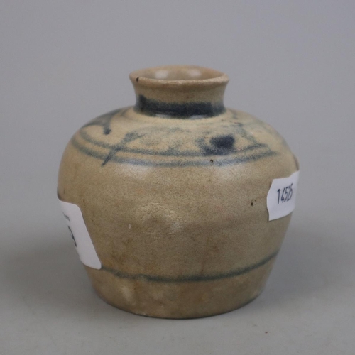 139 - Small Chinese Ming pot - Approx height 7cm