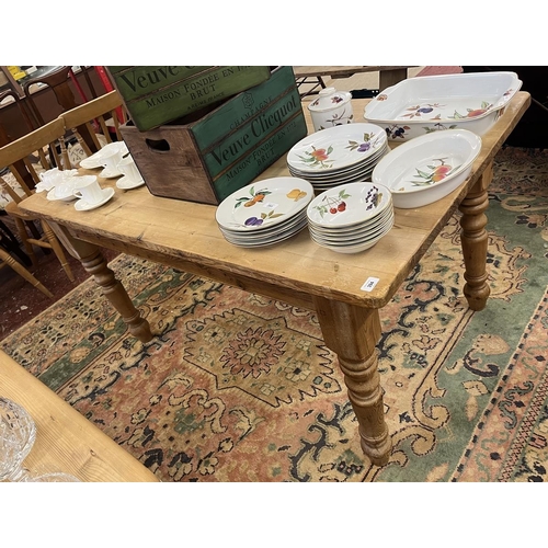 394 - Pine farmhouse table - Approx size L: 152cm W: 89cm H: 77cm