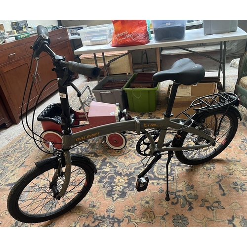 460 - Folding Raleigh bicycle in good working condition