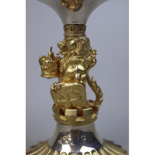 16 - Aurum boxed Westminster Abbey silver and gold plate 1977 Silver Jubilee Cup - Approx height 18.5cm W... 