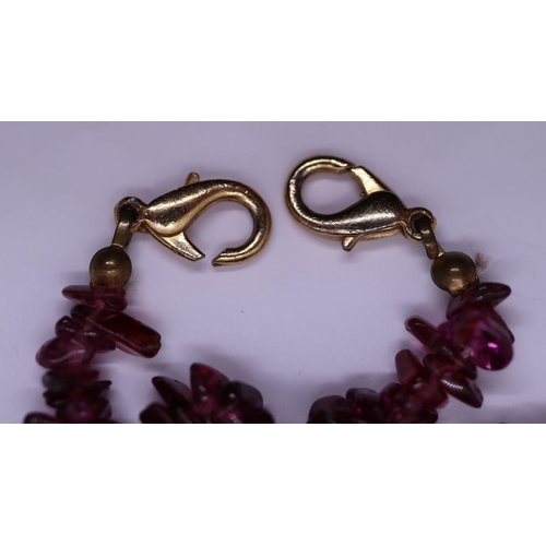 20 - Garnet necklace