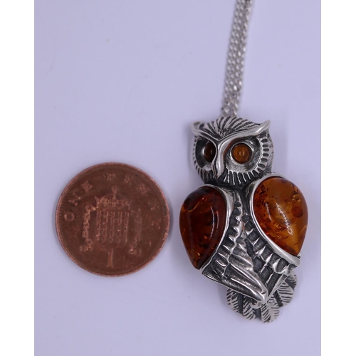 25 - Silver & amber owl pendent on chain
