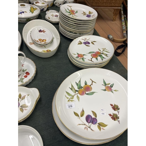 279 - Large collection of Royal Worcester Evesham pattern