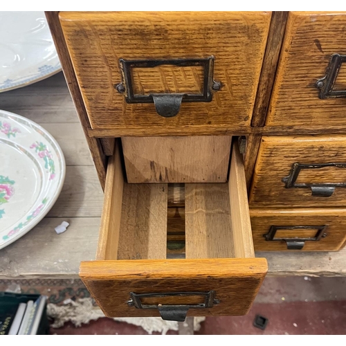 289 - Vintage oak desk top 6 drawer index filing cabinet - W: 34cm D: 43cm H: 37cm