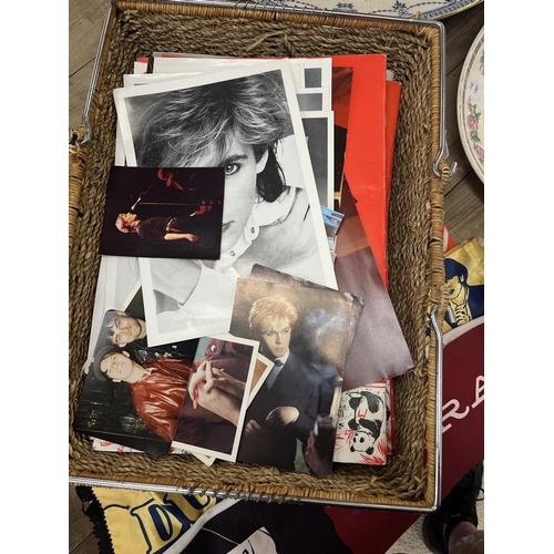 292 - Large collection of Duran Duran memorabilia to include signatures