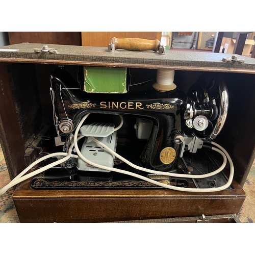 324 - Vintage Singer sewing machine