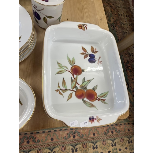 393 - Collection of Royal Worcester Evesham pattern