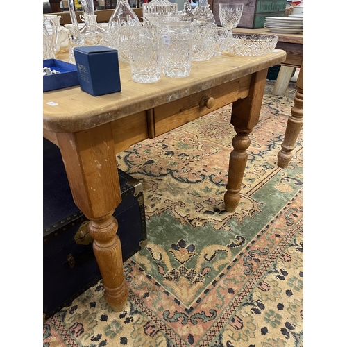 395 - Pine farmhouse table - Approx size L: 137cm W: 91cm H: 76cm
