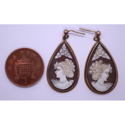 60 - 9ct gold cameo earrings
