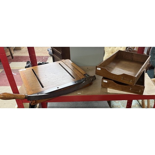 256 - Vintage wooden office guillotine by Dryad Ltd, Leicester together with 2 wooden trays