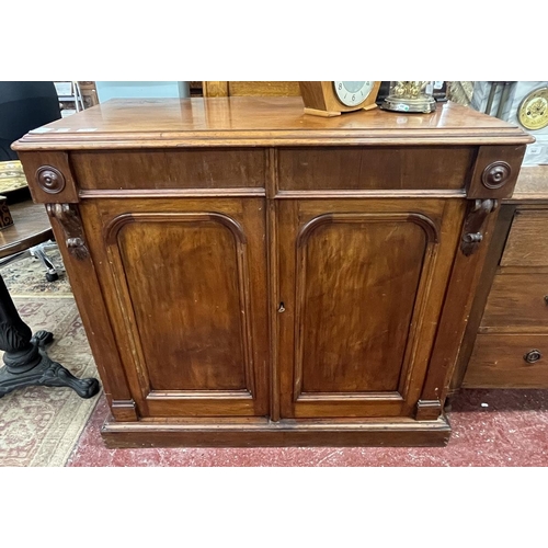 357 - Victorian mahogany 2 door chiffonier - Approx size: W: 110cm D: 54cm H: 103cm