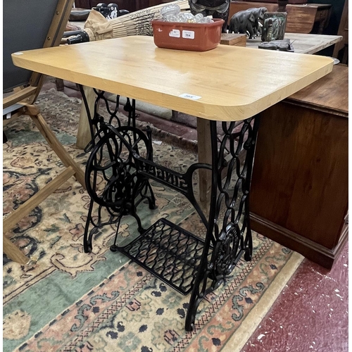 365 - Occasional table with Singer sewing machine base 