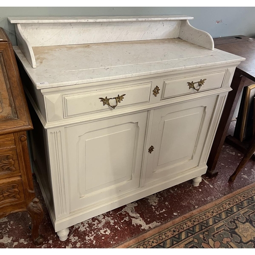 377 - Marble topped painted chiffonier - Approx size: W: 105cm D: 52cm H: 101cm