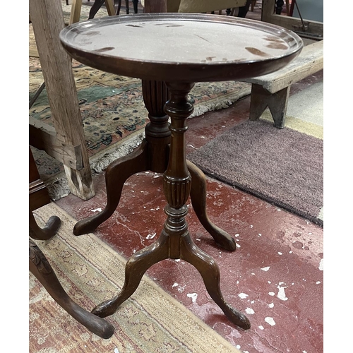 266 - 3 mahogany pedestal tables