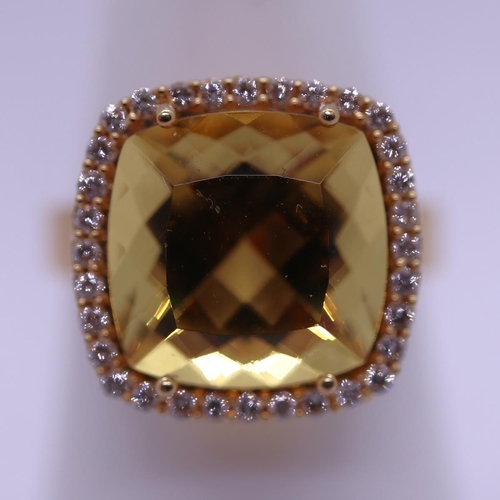 38 - Fine 18ct citrine & diamond ring - Size N
