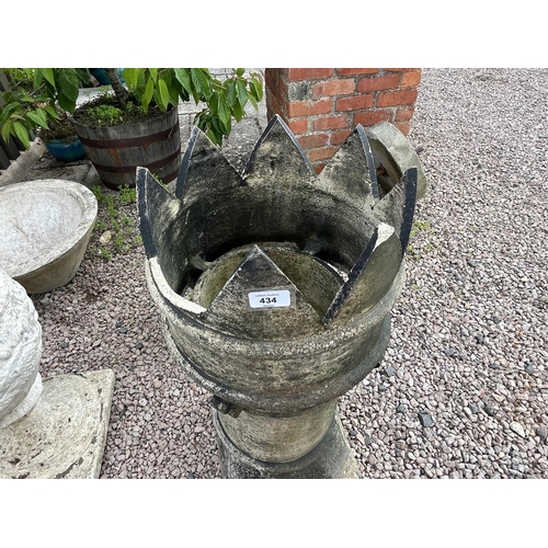 434 - Crown topped chimney pot
