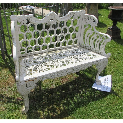 243 - Beautiful cast iron bench - Approx Length: 115cm