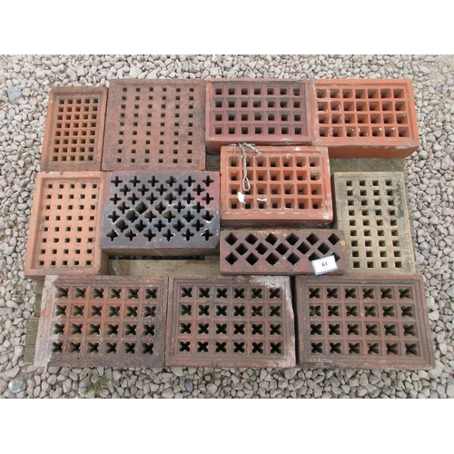 61 - Pallet of 12 air bricks