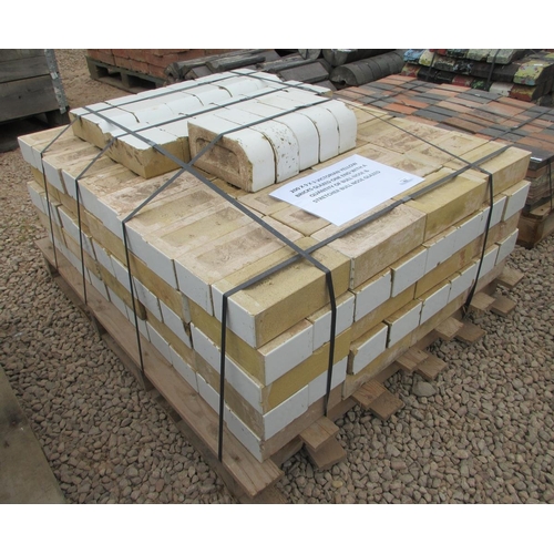 82 - 200 9×3 inch Victorian yellow bricks glazed one end with a quantity of bullnose and stretcher ... 