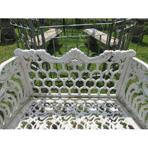 243 - Beautiful cast iron bench - Approx Length: 115cm