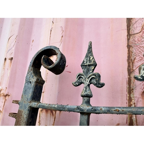 268 - Pair wrought iron garden gates - Approx size: 350cm x 228cm