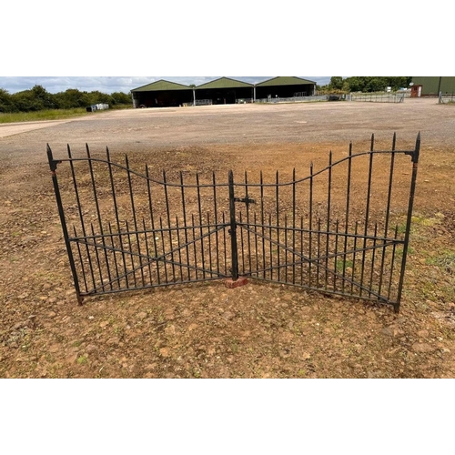 271 - Pair antique wrought iron garden gates - Approx size: 300cm x 155cm