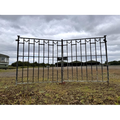 275 - Pair antique wrought iron garden gates - Approx size: 305cm x 168cm